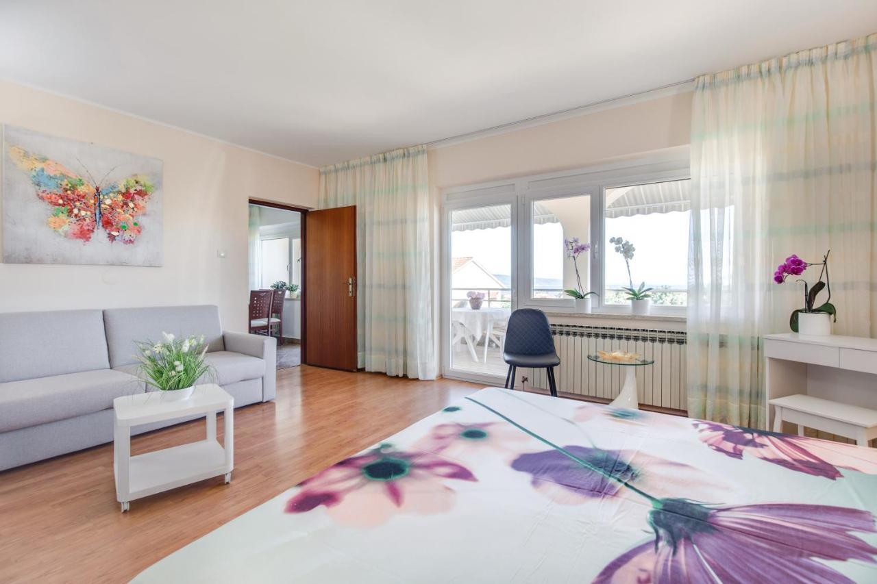 Apartmani Paradiso Krk Town Eksteriør bilde